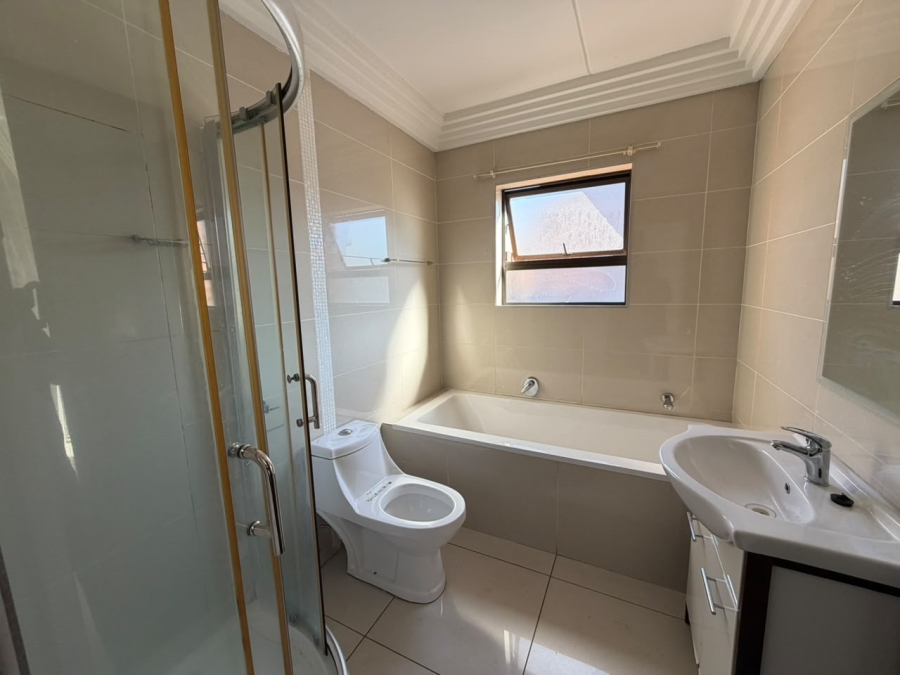 To Let 2 Bedroom Property for Rent in Ravenswood Gauteng