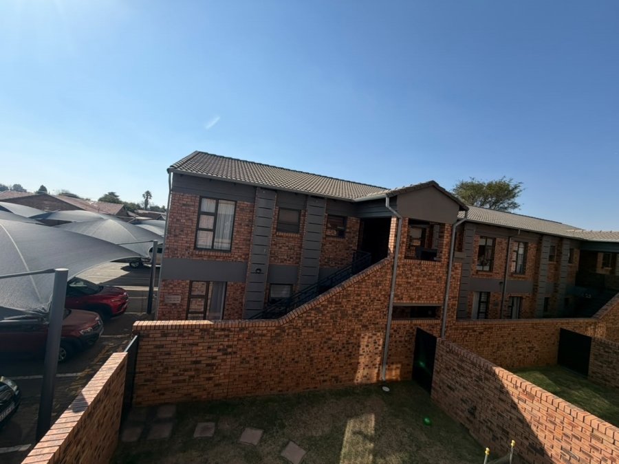 To Let 2 Bedroom Property for Rent in Ravenswood Gauteng