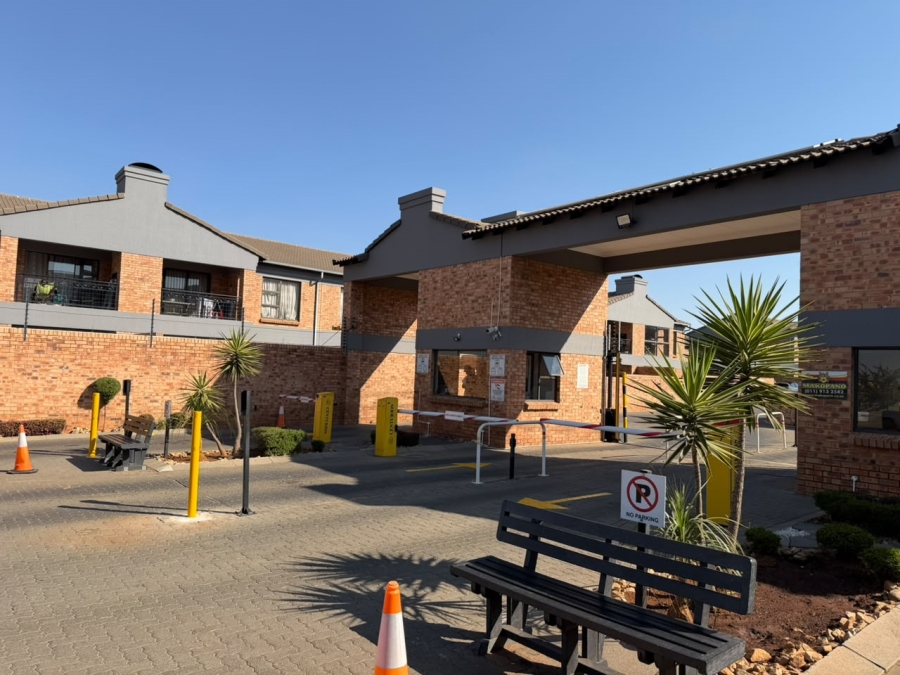 To Let 2 Bedroom Property for Rent in Ravenswood Gauteng
