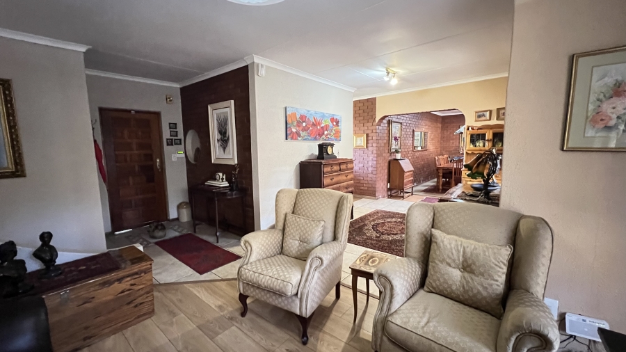 5 Bedroom Property for Sale in Roodekrans Gauteng
