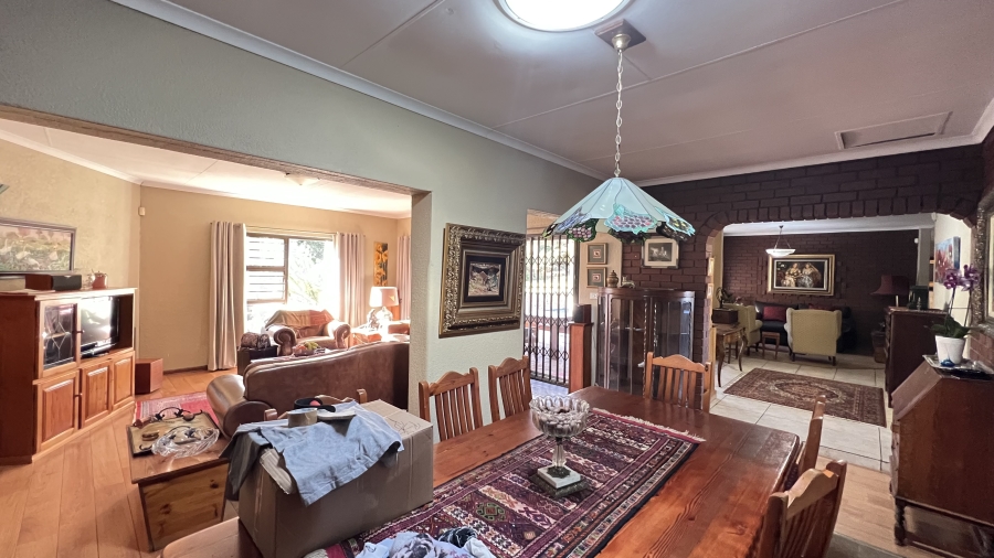 5 Bedroom Property for Sale in Roodekrans Gauteng