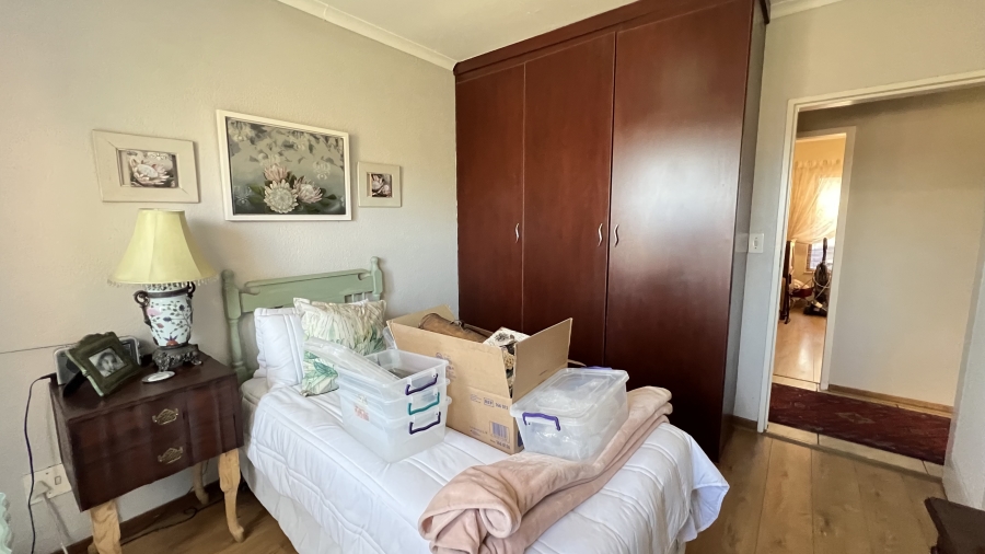 5 Bedroom Property for Sale in Roodekrans Gauteng