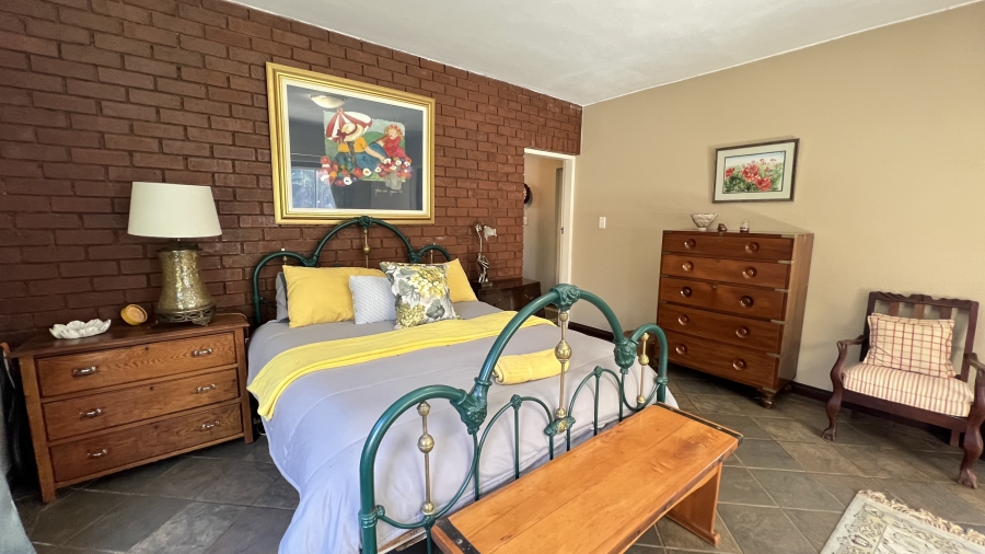 5 Bedroom Property for Sale in Roodekrans Gauteng