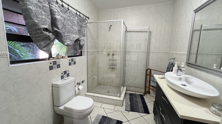 5 Bedroom Property for Sale in Roodekrans Gauteng