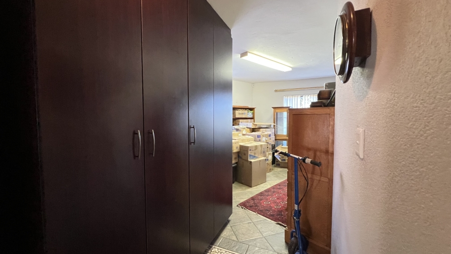 5 Bedroom Property for Sale in Roodekrans Gauteng