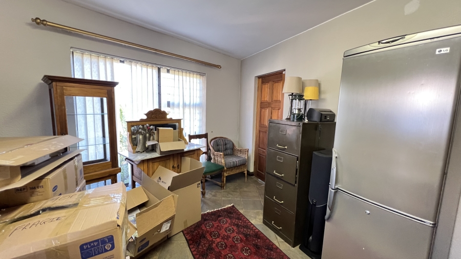 5 Bedroom Property for Sale in Roodekrans Gauteng