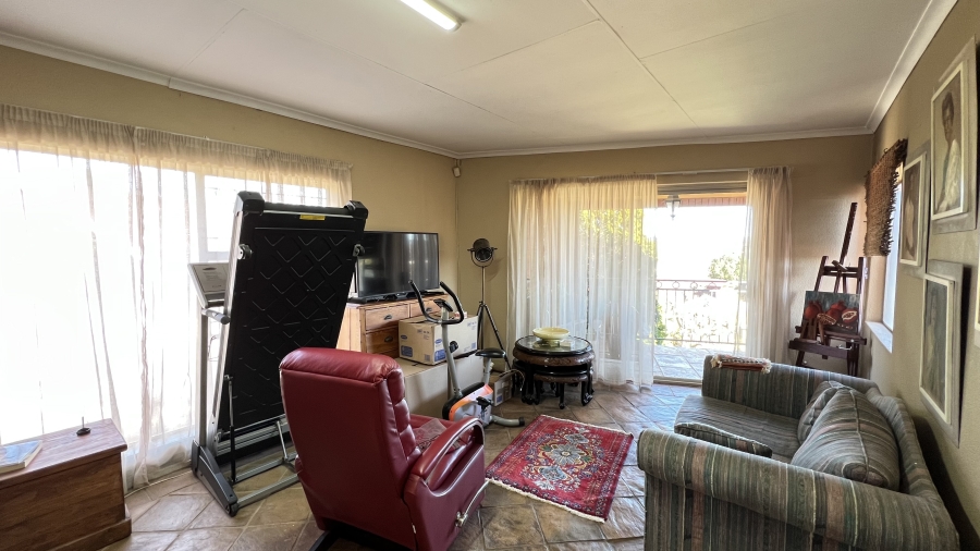 5 Bedroom Property for Sale in Roodekrans Gauteng
