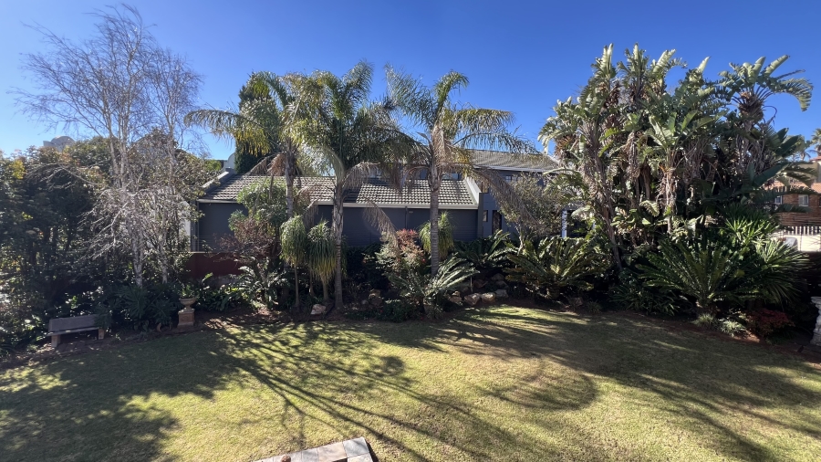 5 Bedroom Property for Sale in Roodekrans Gauteng