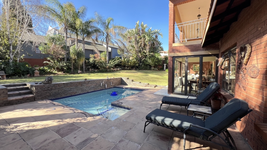 5 Bedroom Property for Sale in Roodekrans Gauteng