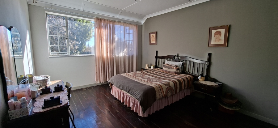 5 Bedroom Property for Sale in Monument Gauteng