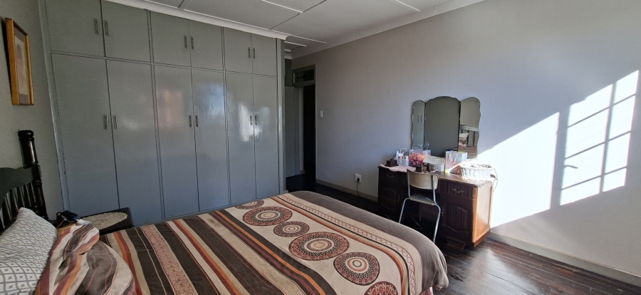 5 Bedroom Property for Sale in Monument Gauteng