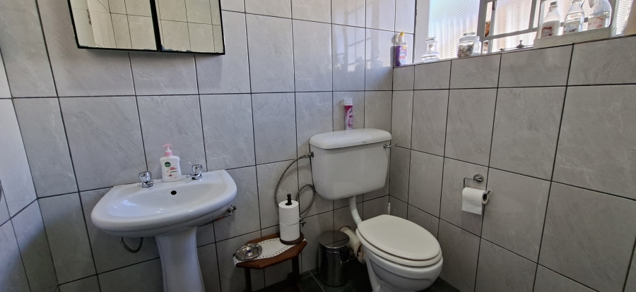 5 Bedroom Property for Sale in Monument Gauteng