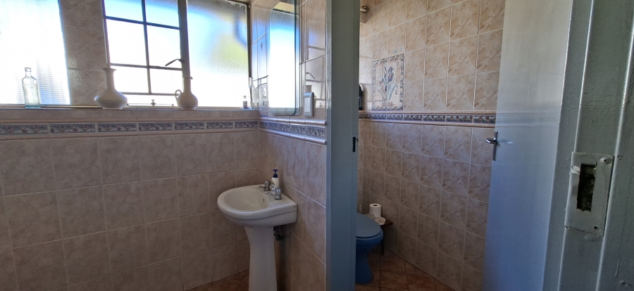 5 Bedroom Property for Sale in Monument Gauteng