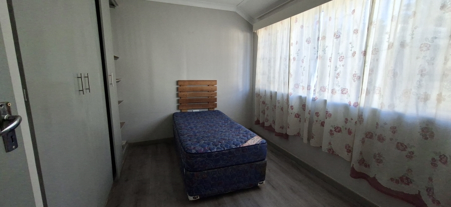 5 Bedroom Property for Sale in Monument Gauteng