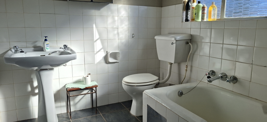 5 Bedroom Property for Sale in Monument Gauteng