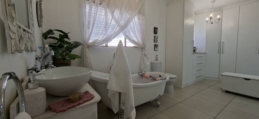 3 Bedroom Property for Sale in Rant En Dal Gauteng