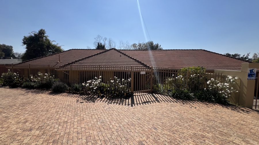 4 Bedroom Property for Sale in Florida Hills Gauteng