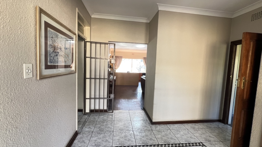 4 Bedroom Property for Sale in Florida Hills Gauteng