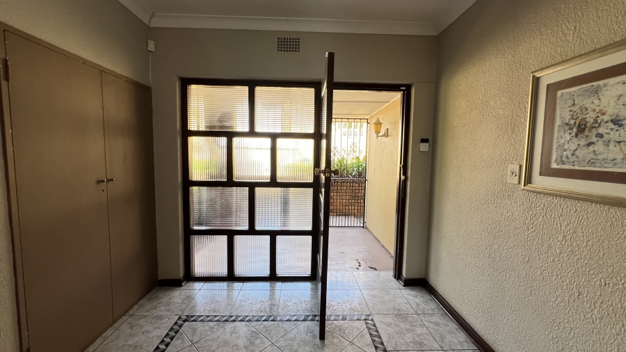 4 Bedroom Property for Sale in Florida Hills Gauteng
