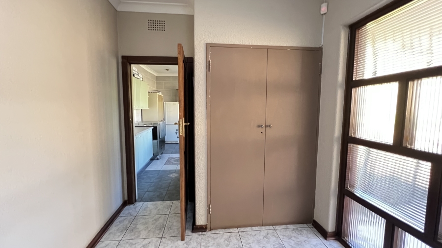 4 Bedroom Property for Sale in Florida Hills Gauteng