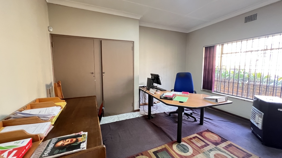 4 Bedroom Property for Sale in Florida Hills Gauteng