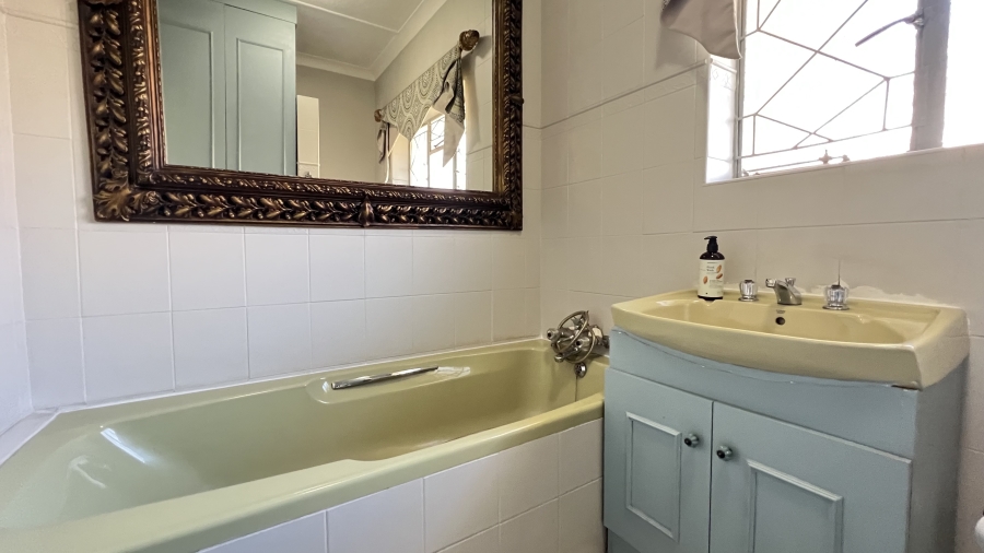 4 Bedroom Property for Sale in Florida Hills Gauteng