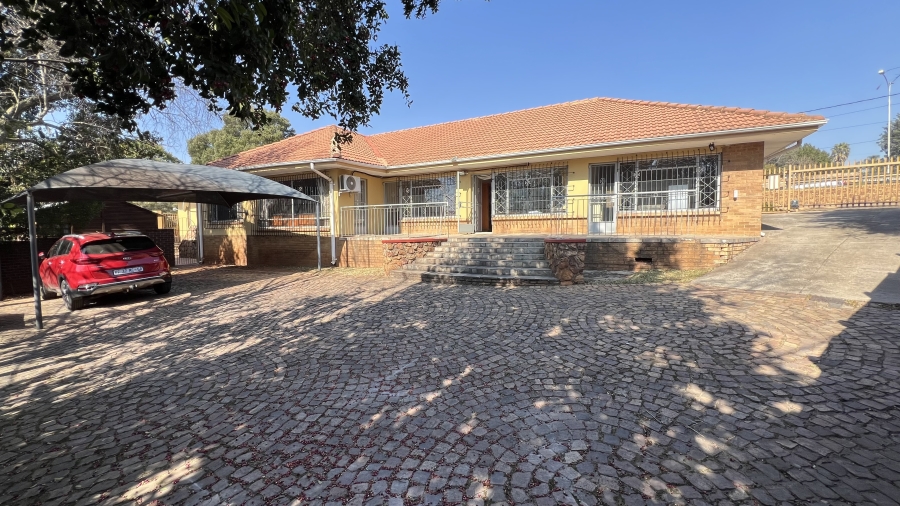 4 Bedroom Property for Sale in Florida Hills Gauteng