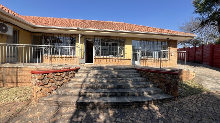 4 Bedroom Property for Sale in Florida Hills Gauteng