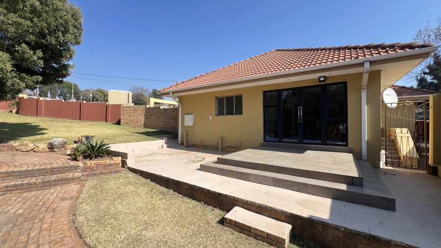 4 Bedroom Property for Sale in Florida Hills Gauteng