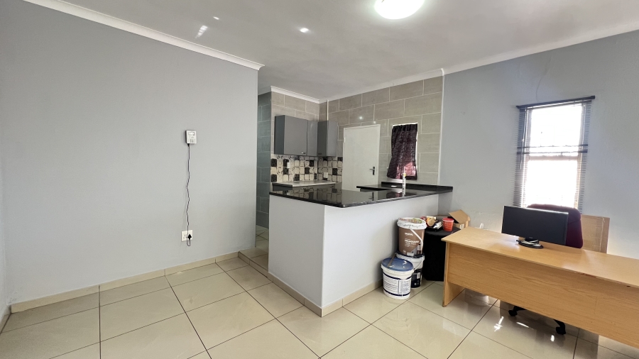 4 Bedroom Property for Sale in Florida Hills Gauteng