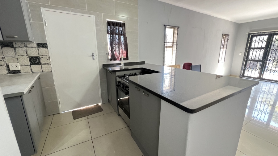 4 Bedroom Property for Sale in Florida Hills Gauteng
