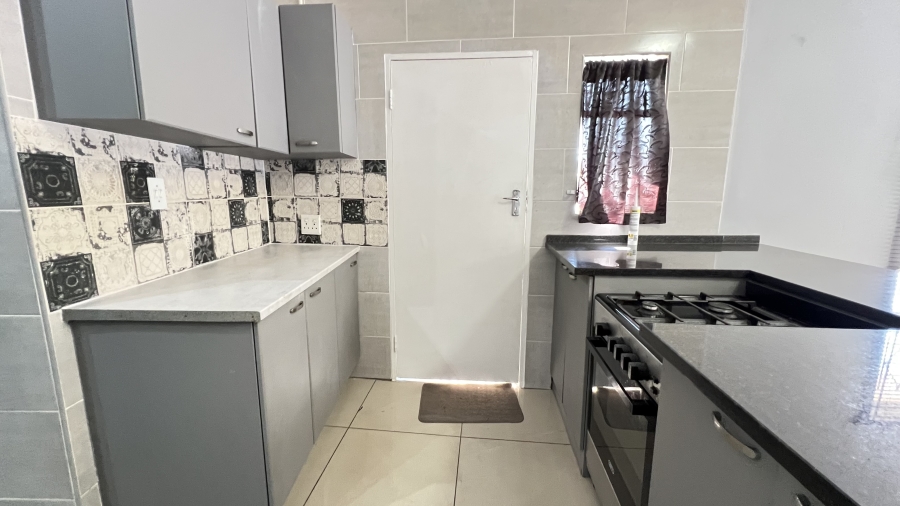 4 Bedroom Property for Sale in Florida Hills Gauteng