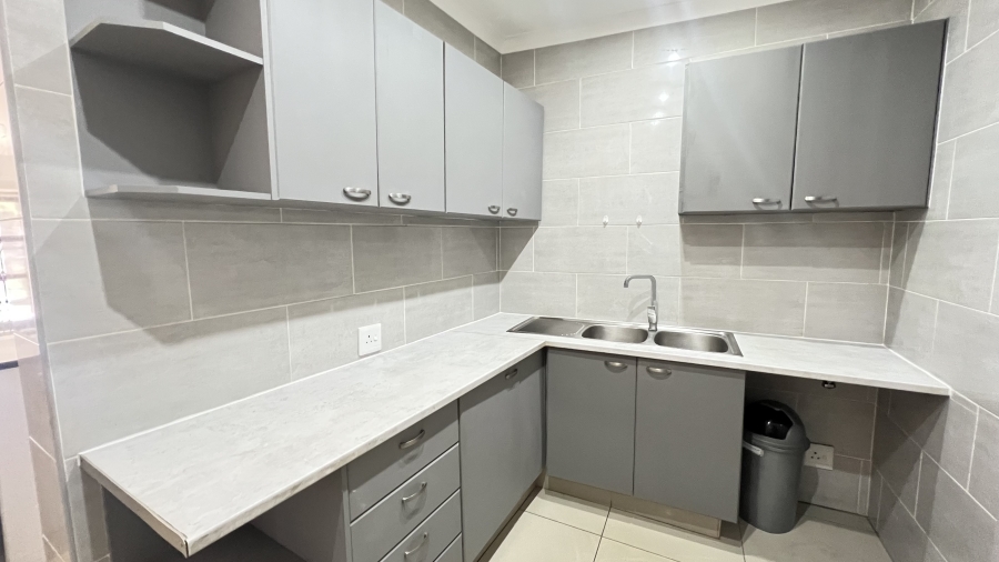 4 Bedroom Property for Sale in Florida Hills Gauteng