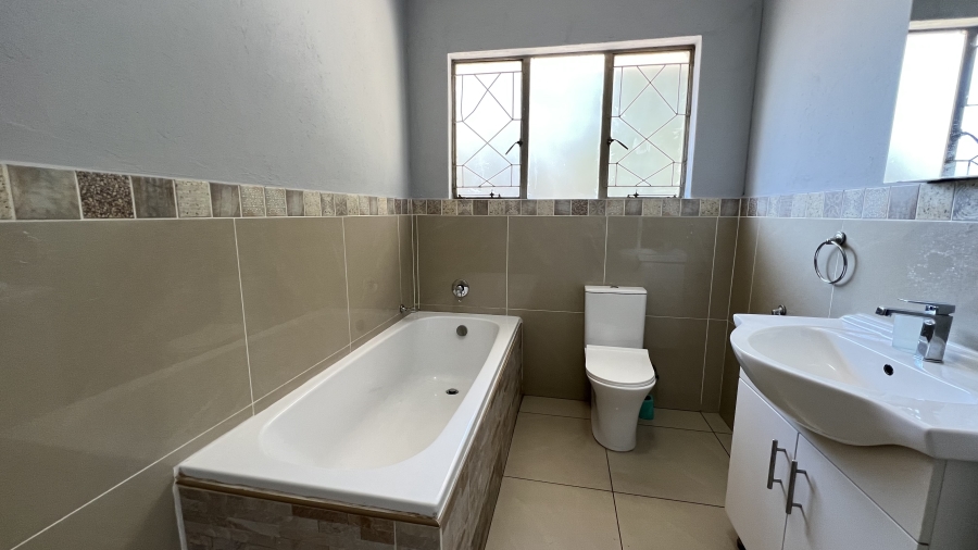 4 Bedroom Property for Sale in Florida Hills Gauteng