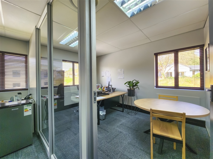 To Let Commercial Property for Rent in Strubensvallei Gauteng