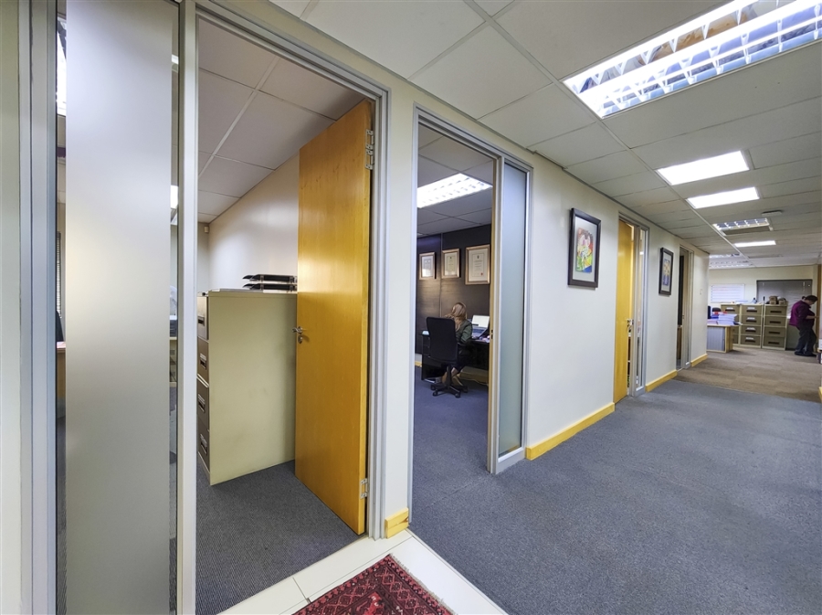 To Let Commercial Property for Rent in Strubensvallei Gauteng