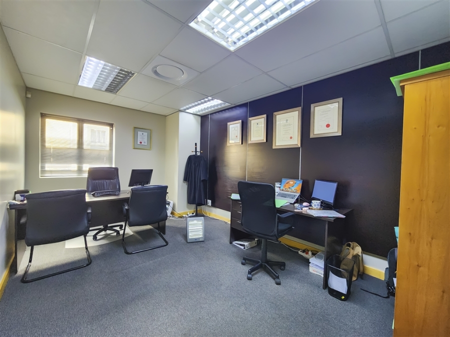 To Let Commercial Property for Rent in Strubensvallei Gauteng