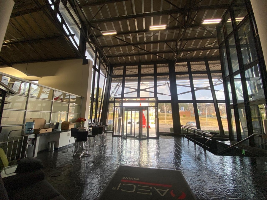 To Let Commercial Property for Rent in Longmeadow Gauteng
