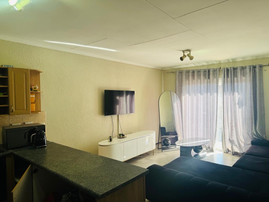 To Let 2 Bedroom Property for Rent in Halfway Gardens Gauteng