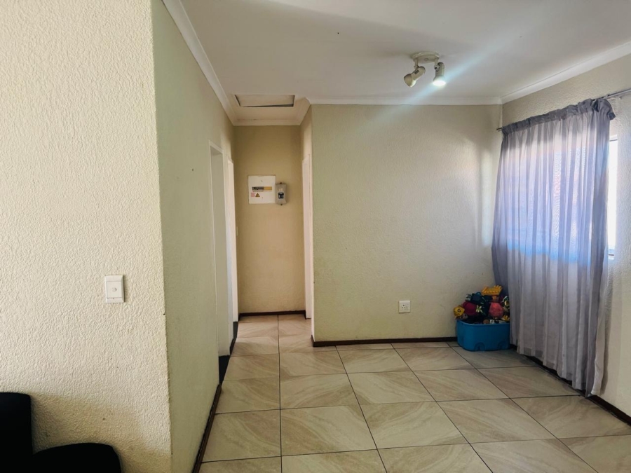 To Let 2 Bedroom Property for Rent in Halfway Gardens Gauteng