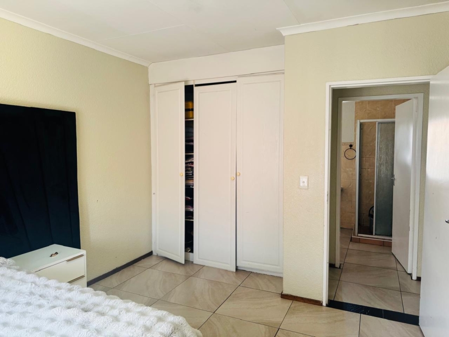 To Let 2 Bedroom Property for Rent in Halfway Gardens Gauteng