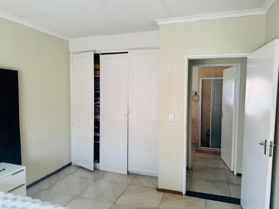 To Let 2 Bedroom Property for Rent in Halfway Gardens Gauteng