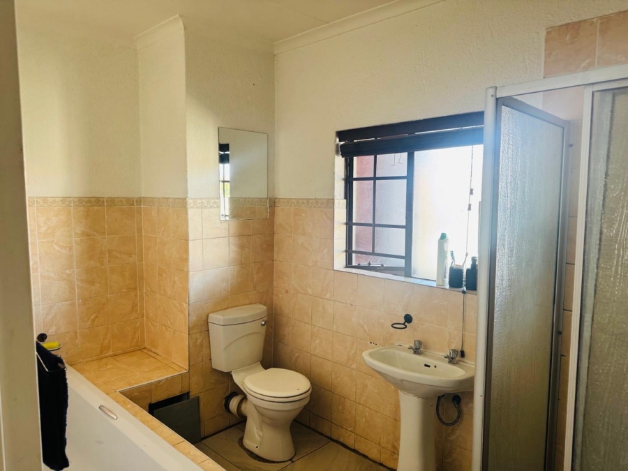 To Let 2 Bedroom Property for Rent in Halfway Gardens Gauteng