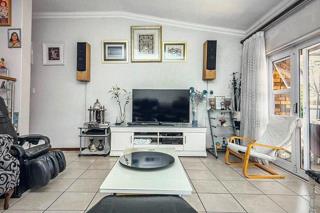 To Let 2 Bedroom Property for Rent in Sandown Gauteng