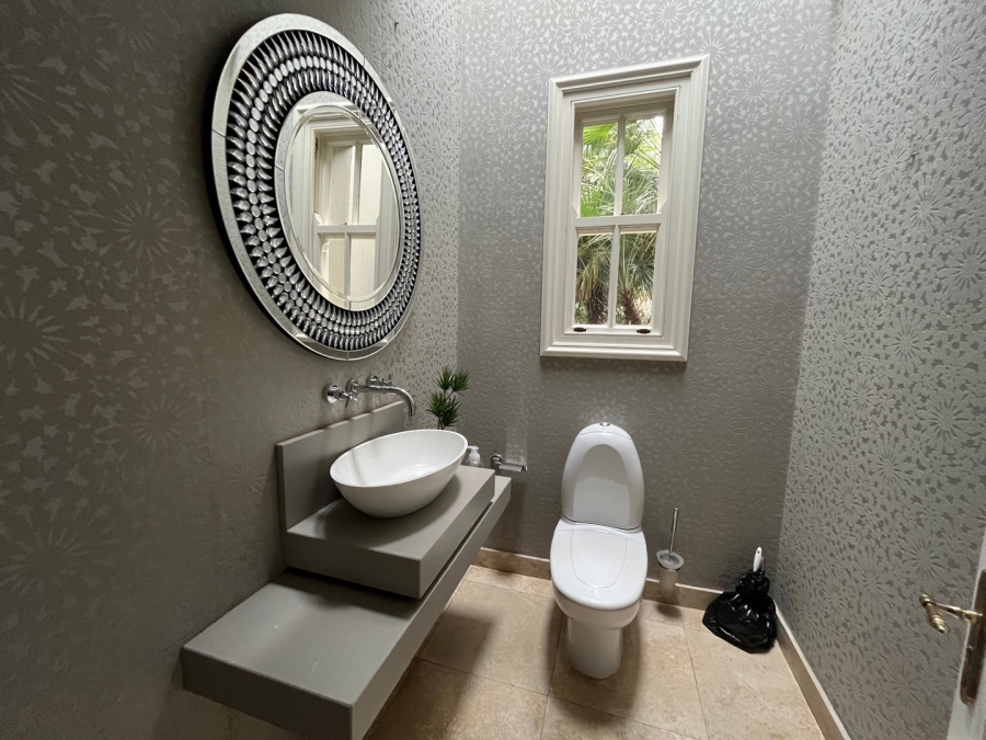 To Let 5 Bedroom Property for Rent in Sandhurst Gauteng