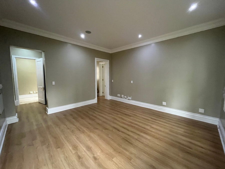To Let 5 Bedroom Property for Rent in Sandhurst Gauteng