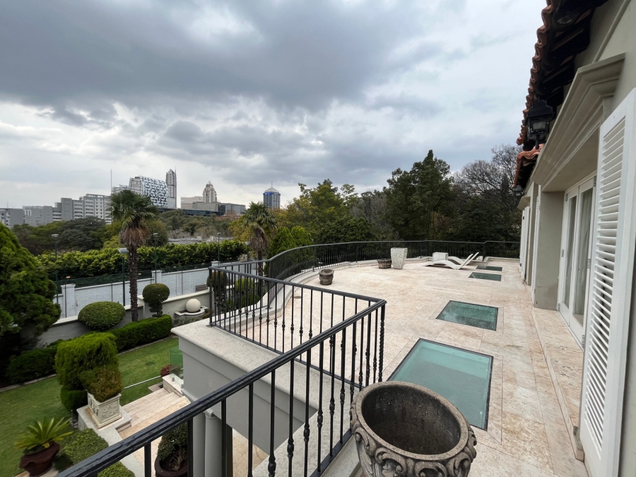 To Let 5 Bedroom Property for Rent in Sandhurst Gauteng