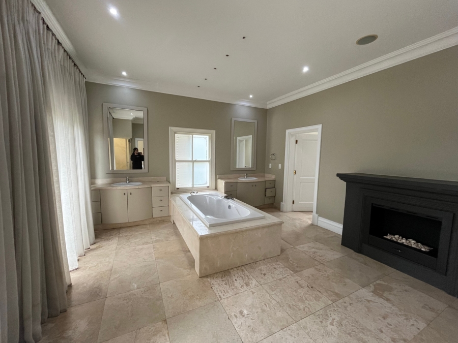To Let 5 Bedroom Property for Rent in Sandhurst Gauteng