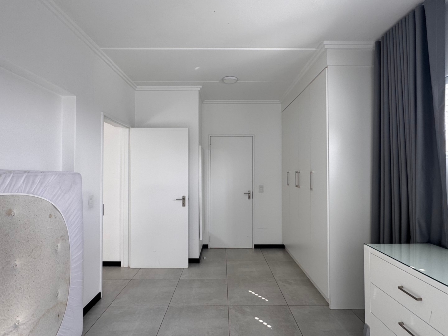 1 Bedroom Property for Sale in Bryanston Gauteng