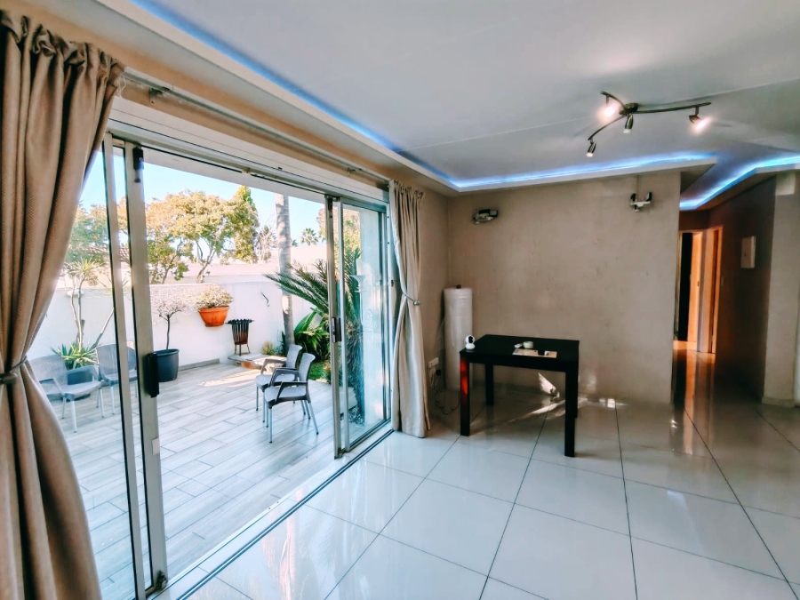 To Let 2 Bedroom Property for Rent in Morningside Gauteng
